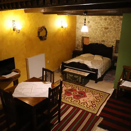 Pirgos Gerodimou Hotel *