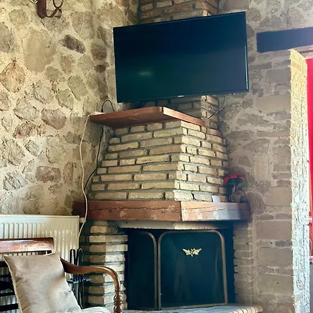 Pirgos Gerodimou Hotel *