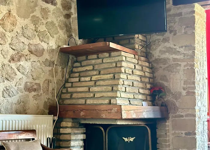 Pirgos Gerodimou 호텔 *